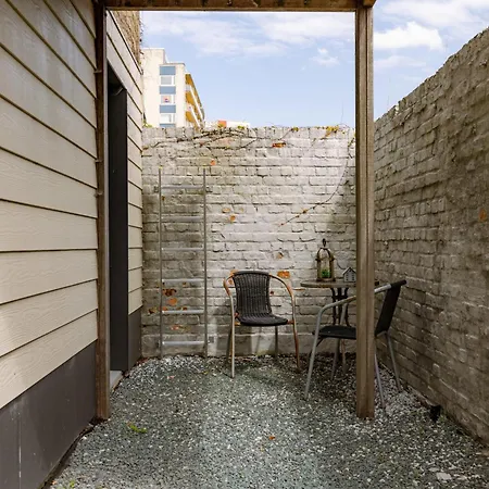 Huswell - Cosy Two Bedroom In Apartment *